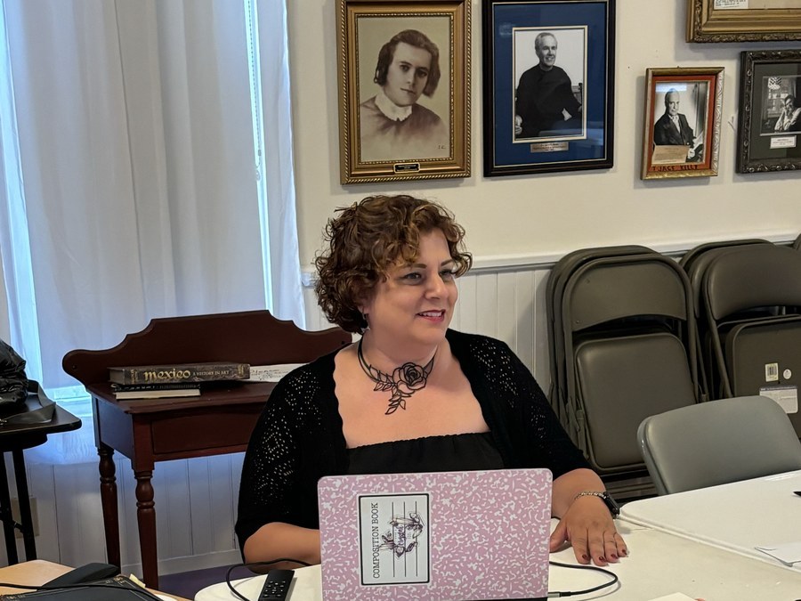 Laurie teaching at Lily Dale